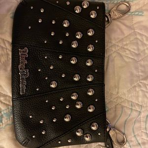 HD small bag w/clips for jeans. No longer have strap to carry like small purse.